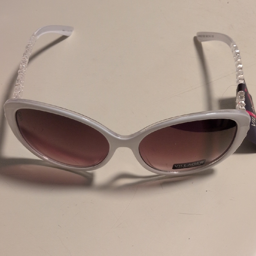 Villager Pearl White‎ Cat-Eye Sunglasses NWT